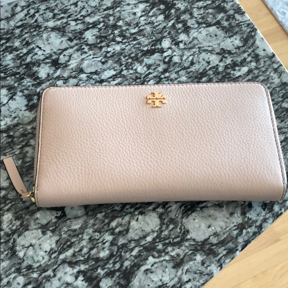 Tory Burch continental zip wallet - Like New